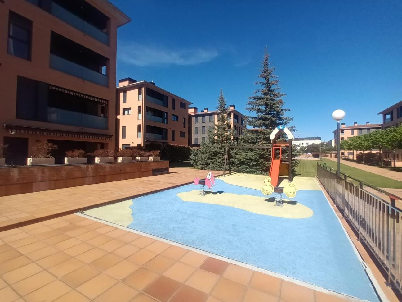 Apartamento Camino Santiago Etxea Jaca Exterior foto