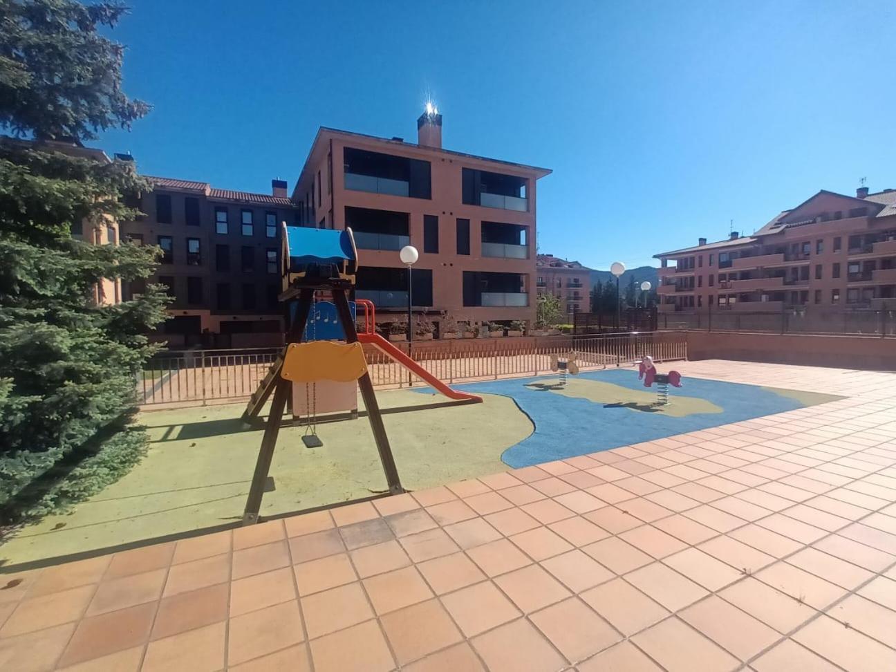 Apartamento Camino Santiago Etxea Jaca Exterior foto