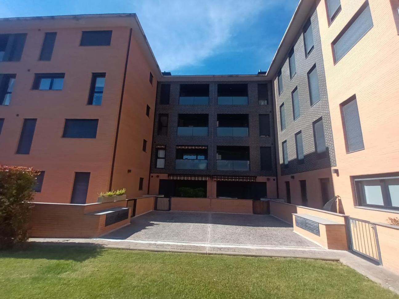 Apartamento Camino Santiago Etxea Jaca Exterior foto