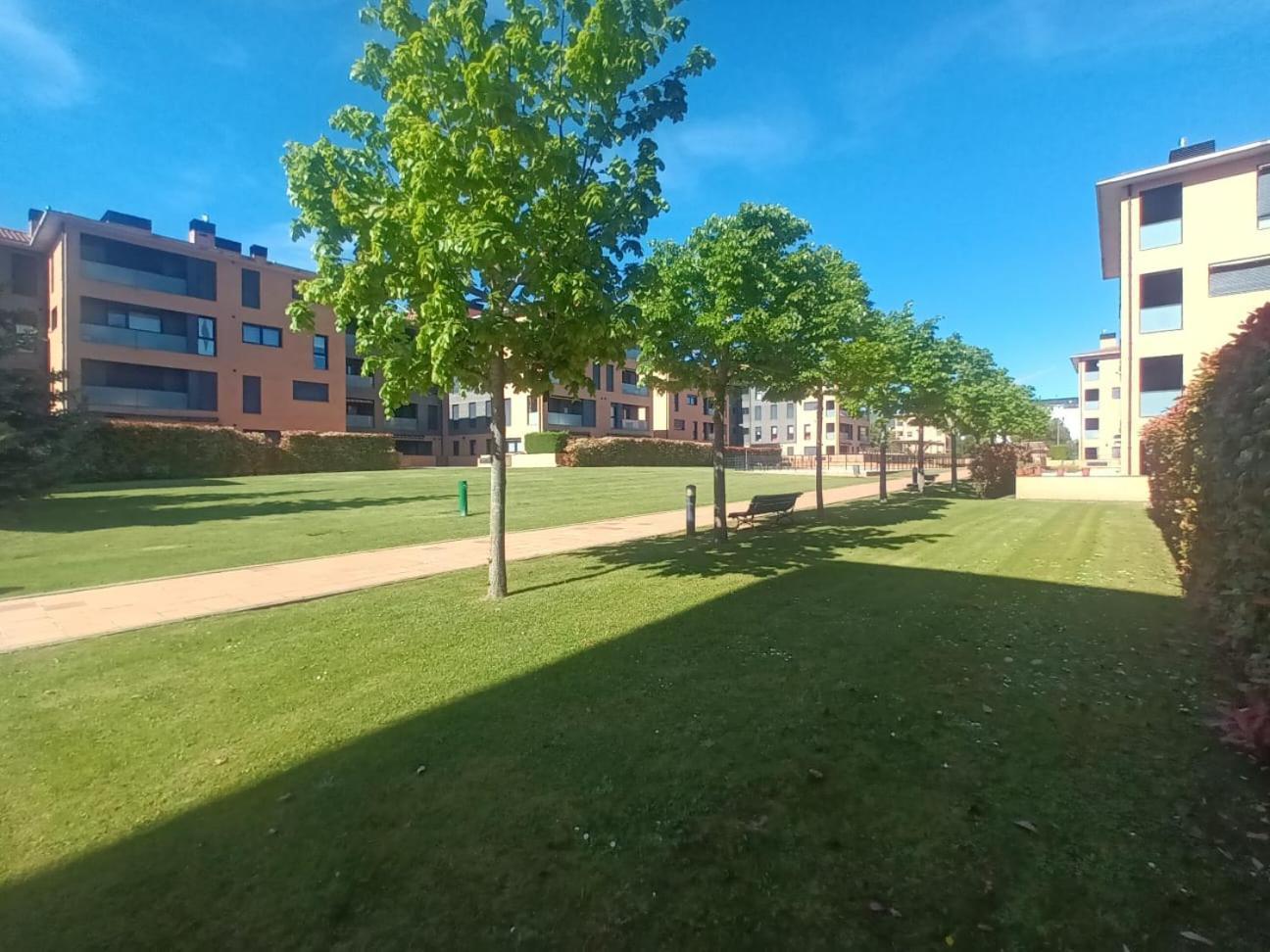 Apartamento Camino Santiago Etxea Jaca Exterior foto